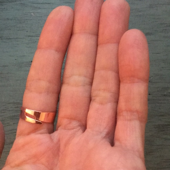 Gorgeous Metallic Gray-Black Hematite Crystal Rose Gold Statement Ring - Picture 9 of 9